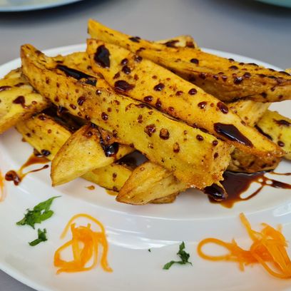 chips de berenjena con gotas de vinagre balsámico